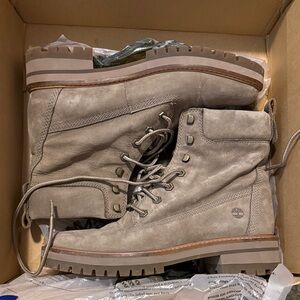 Timberland Women’s Taupe Leather Boots